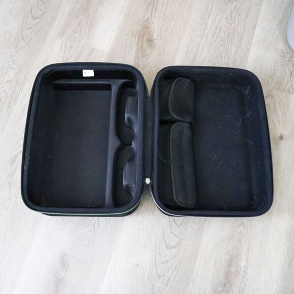 Microsoft Xbox Series X 1TB Console with Wireless Controller, Case, Headset - Picture 10 of 12